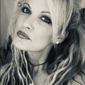 Meet your Posher, Catherine